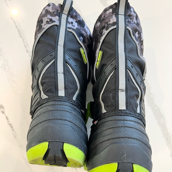 Absolute Canada SNOWBLOCKER 3 - Picture 3 of 6